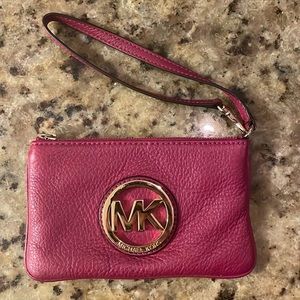 MICHAEL KORS wristlet